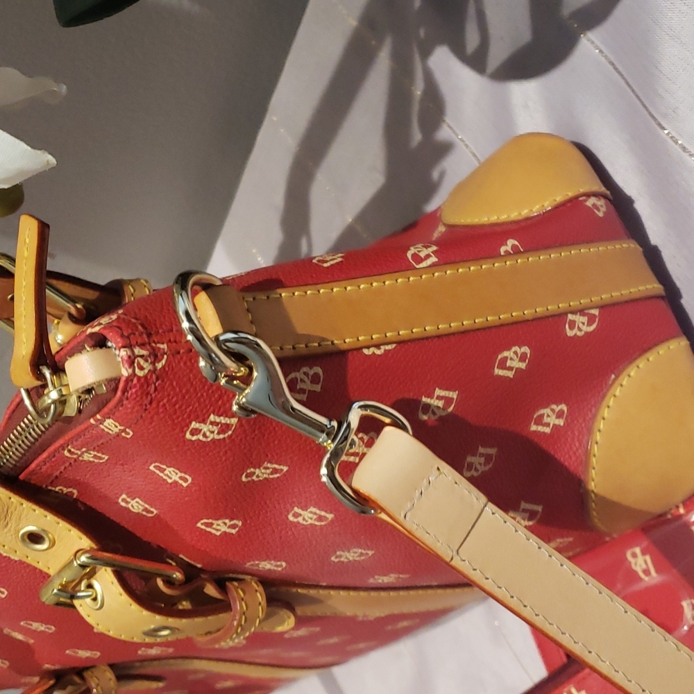 ❣️💫MARK DOWN💫❣️Dooney & Bourke Bag - Picture 3 of 11